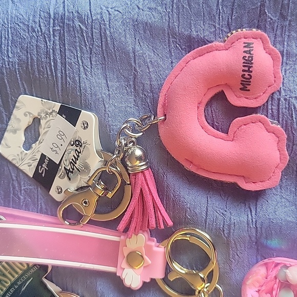 Adorable Keychain Bundle - Picture 4 of 10